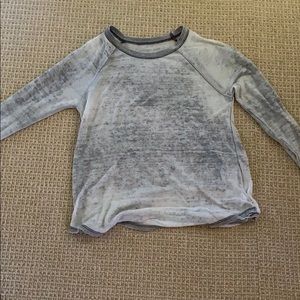American eagle gray shirt